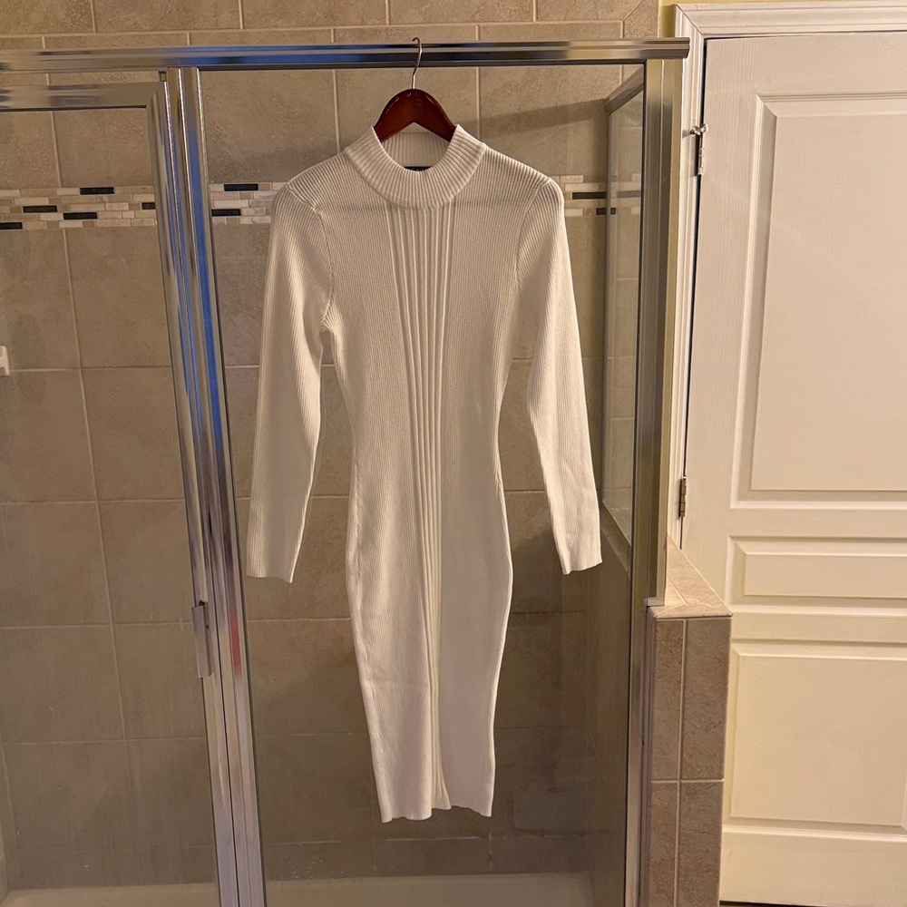 VENUS - Winter White Long Sleeve Knit Dress- Size Medium